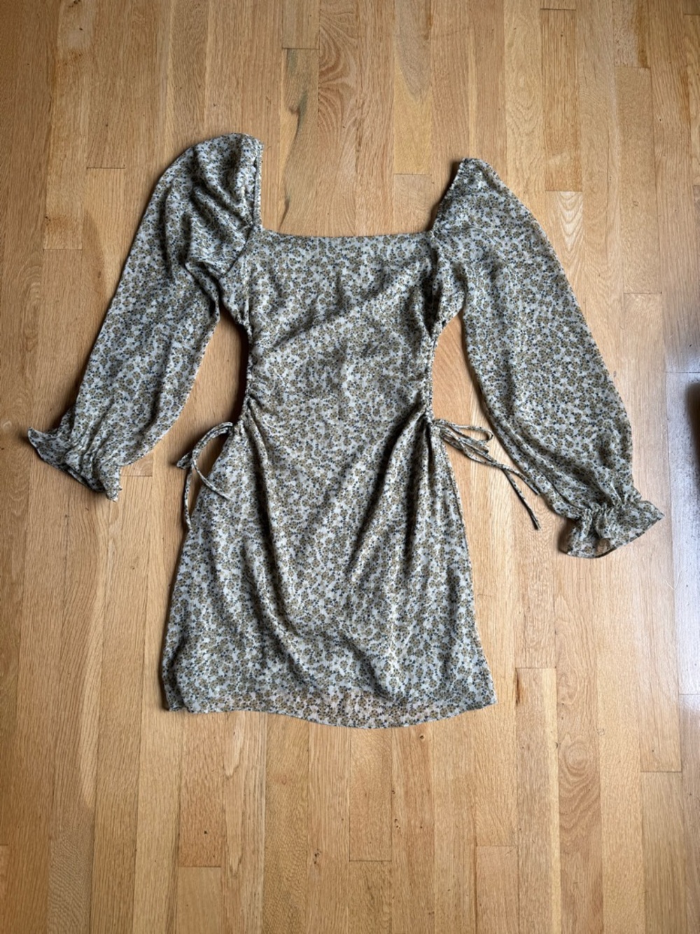 Floral Square-Neck Mini Dress with Puff Sleeves - Olive/cream